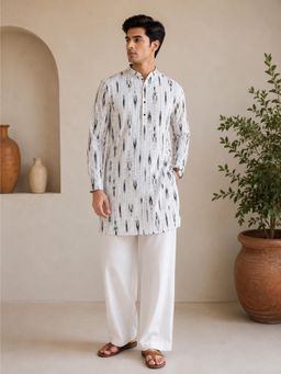 Vastramay - Men White Ikkat Print Cotton Kurta with Wide-Leg Pant Set