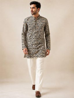 Vastramay - Men Black Kalamkari Print Cotton Kurta with Cream Solid Pant Set
