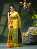 Yellow color option, Currently selected