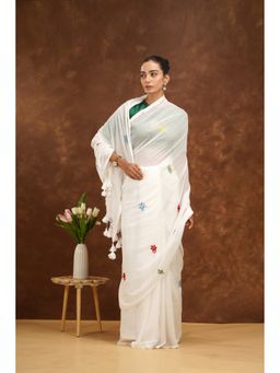 Shwet Heritage - Women White Mulmul Embroidered Saree Without Blouse