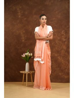 Shwet Heritage - Women Peach Mulmul Embroidered Saree Without Blouse