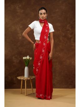 Shwet Heritage - Women Red Mulmul Embroidered Saree Without Blouse