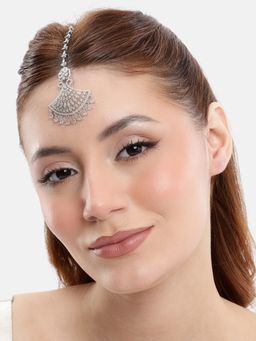 Nuyug - American Diamond Ethereal Silver Maang Tikka