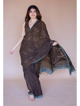 The Indian Ethnic Co. - Brown Boat Ajrakh Hand Block Print Mul Saree with Unstitched Blouse