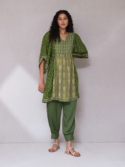 Aarke Ritu Kumar - Green Printed Kurti with Tapered Pants (Set of 2)