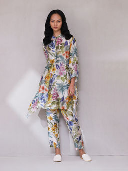 Aarke Ritu Kumar - White Floral Print Kurta with Pant Co-Ord (Set of 2)