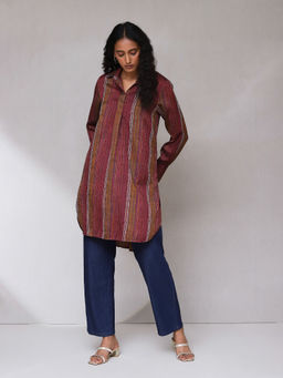 Aarke Ritu Kumar - Maroon Yarn Dyed Kurta