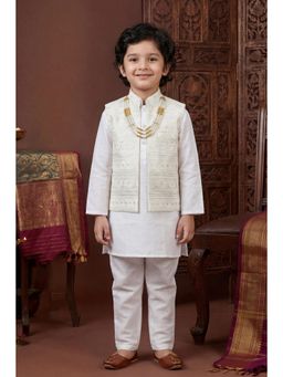 BT DEZINES - White Satin Embroidered Kurta, Pyjama with Nehru Jacket & Necklace