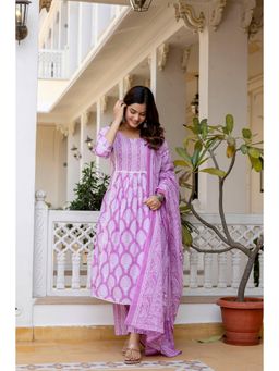 EthniFlair - Floral Yoke Hand Work Cotton Straight Kurta With Pant And Dupatta - Lavender