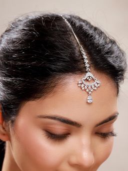 Voylla - Sparkling Elegance Celestial Crescent Cz Maang Tika