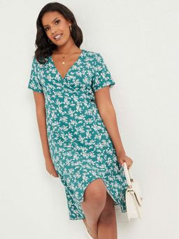Styli - Green Short Sleeves V Neck Floral Print Knee Length Dress