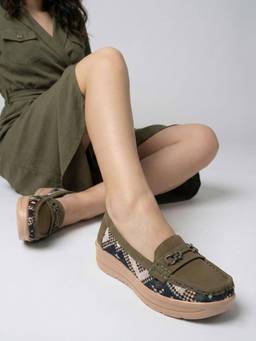 Aroom - Women Green Loafers