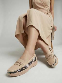 Aroom - Women Cream Loafers