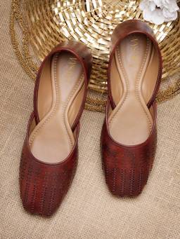 VYSTIQ - Women Stylish Closed-Toe Juttis with Cushioned Insole for Daily Comfort - Maroon