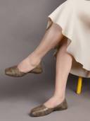 Beige color option, Currently selected