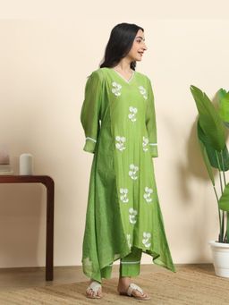Sarvaa by Kriti - Green Thistle Embroidered Kurta and Pant