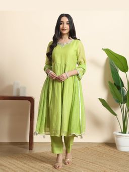 Sarvaa by Kriti - Green Bagh Embroidered Kurta and Pant