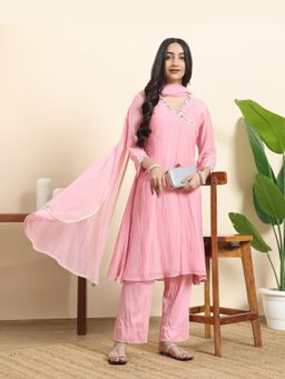 Sarvaa by Kriti - Pink Bulbul Embroidered Kurta and Pant with Dupatta