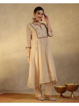 Sarvaa by Kriti - Ivory Ziva Embroidered Kurta and Pant