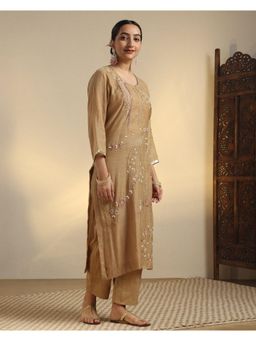 Sarvaa by Kriti - Green Kanak Embroidered Kurta and Pant