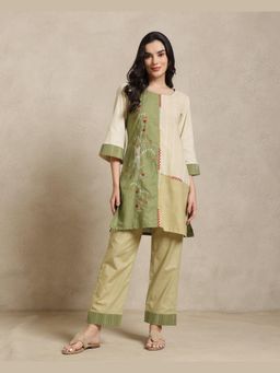 Sarvaa by Kriti - Green The Taru Embroidered Kurta and Pant