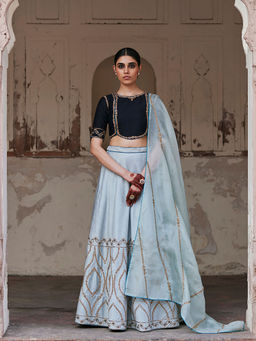 WeaverStory - Mint Green Hand Raw Silk Skirt with Pure Silk Choli and Dupatta (Set of 3)