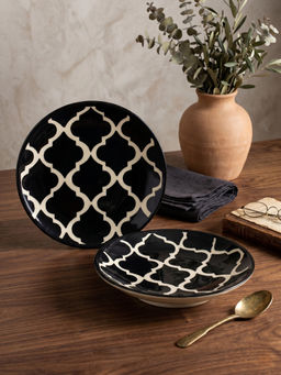 YELONA - Hand-Painted Black Ceramic Dinner Plates with Quattrofoil Pattern 8in (Pack of 2)