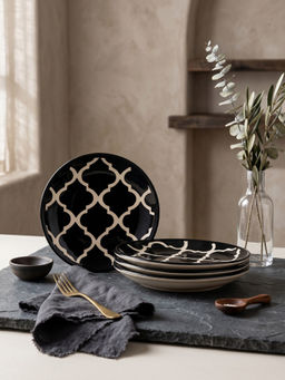 YELONA - Hand-Painted Black Ceramic Dinner Plates with Quattrofoil Pattern 7in (Pack of 4)