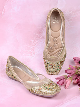 Jove - Women Gold Ethnic Embellished Juttis