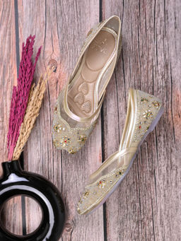 Jove - Women Gold Ethnic Embellished Juttis