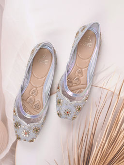 Jove - Women Silver Ethnic Embellished Juttis