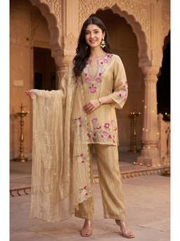 WOOMN - Gold Floral Embroidered Kurta With Pant And Dupatta