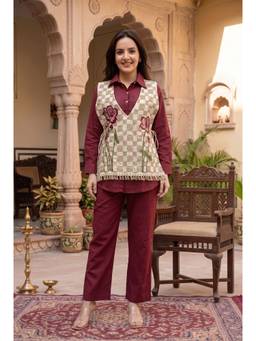 WOOMN - Floral Checkered Vest Maroon Co-Ord Set