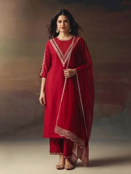 Jaipur Kurti - Women Red Embroidered Kurta Pant and Dupatta