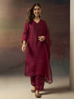 Jaipur Kurti - Women Maroon Kurta Pant and Dupatta