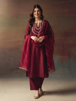 Jaipur Kurti - Women Maroon Kurta Pant and Dupatta