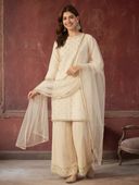 Off White color option, Currently selected