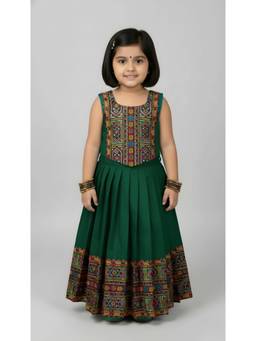 FELIZ THE DESIGNER STUDIO - Girls Regular Fit Jacquard Green Choli With Lehenga