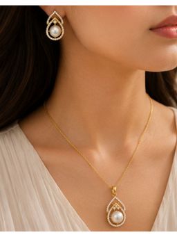Bdiva - Gold Plated Cubic Zirconia Pearl Jewellery Set