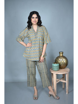 EARTHWEAR - Ajrakh Zigzag Hand Block Printed Anti-Fit Beige Top