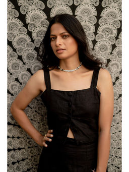 Arthmod - Women Black Demi Crop Top