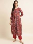 Maroon color option, Currently selected