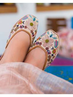 Fizzy Goblet - X Payal Singhal Women Flower Power Multi Colour Juttis