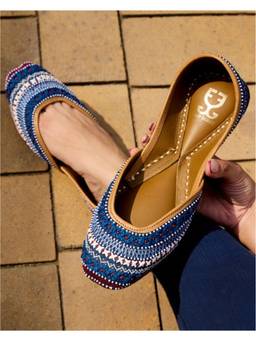 Fizzy Goblet - Women Ripple Berry Blue Juttis