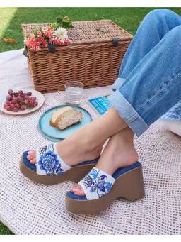 Fizzy Goblet - Women Chill Pill Wedge Heels