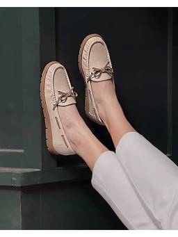 Fizzy Goblet - Women Soft Skills Beige Loafers
