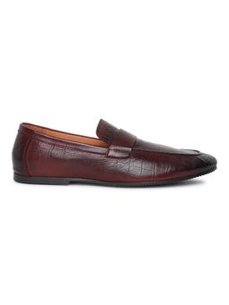 WOODS - Men Maroon Rubber Loafers