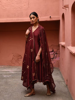 DEEPTHEE - Mahogany Hand Embroidered Cross Over (Set of 3)