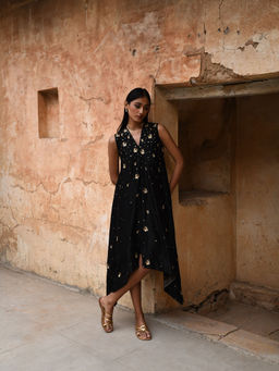 DEEPTHEE - Black Asymmetric Dress