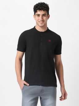 Urbano Fashion - Men Black Solid Mandarin Collar Cotton T-Shirt
